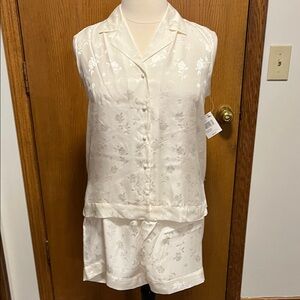 Elegant Women's Cream Floral Pajama Set